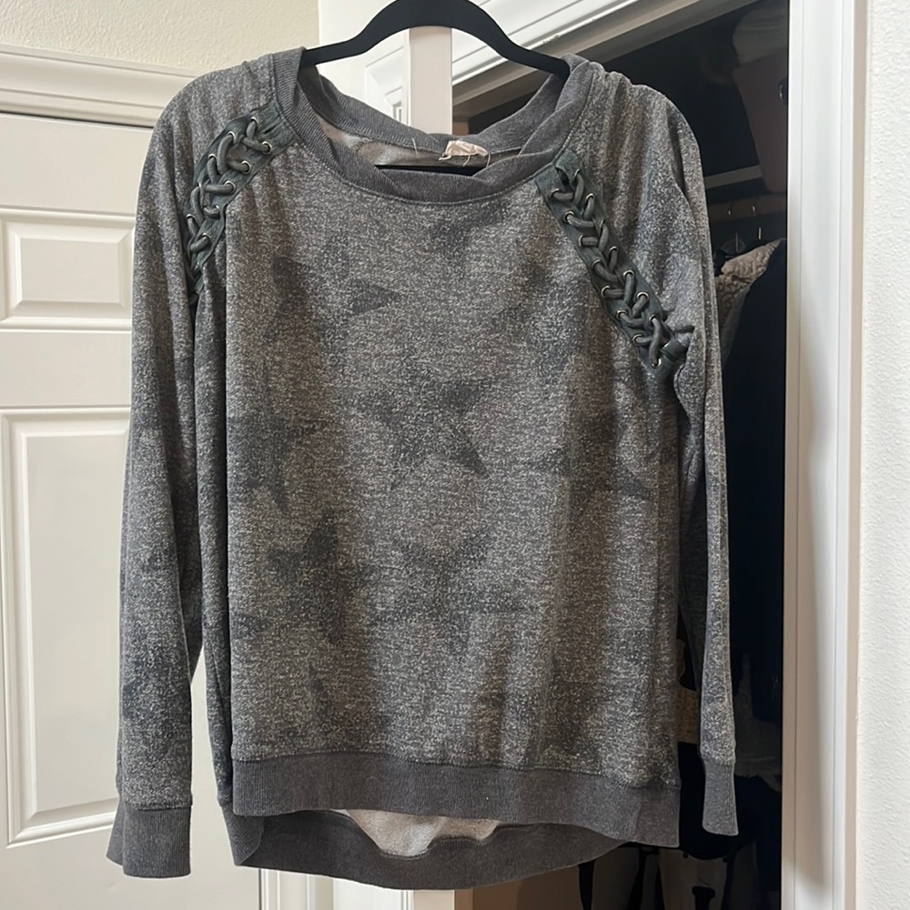 Grey Star Pattern Sweatshirt | Size Large